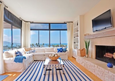 Beach Styled Cream Living Room Draperies